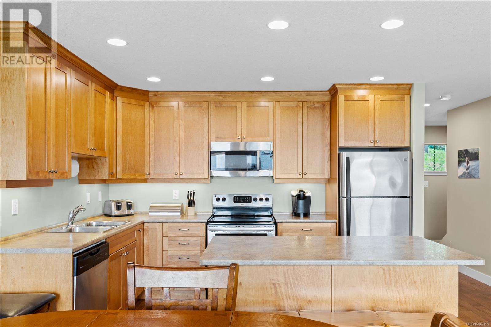 Photo 5 of 3 9624 Lakeshore Rd, Port Alberni BC
