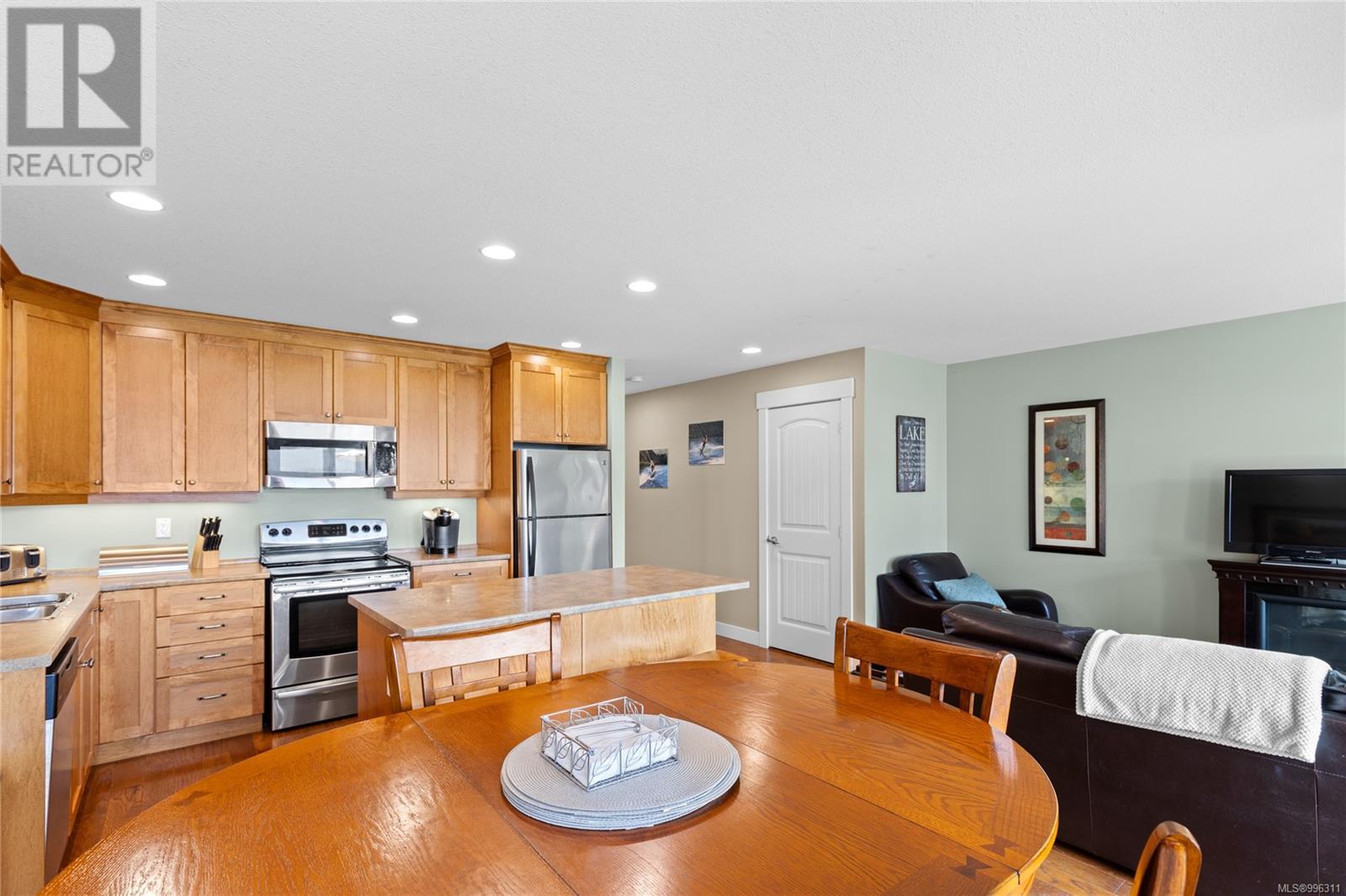 Photo 6 of 3 9624 Lakeshore Rd, Port Alberni BC
