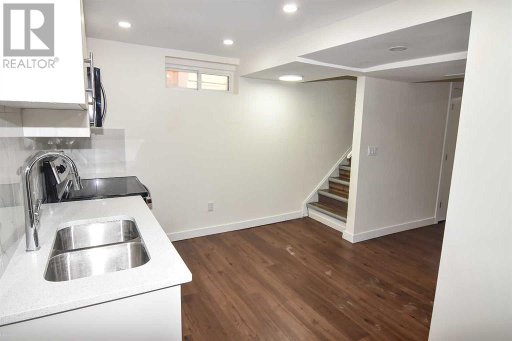 Single Family House for Sale in  Shawmeadows Close SW Shawnessy Calgary 