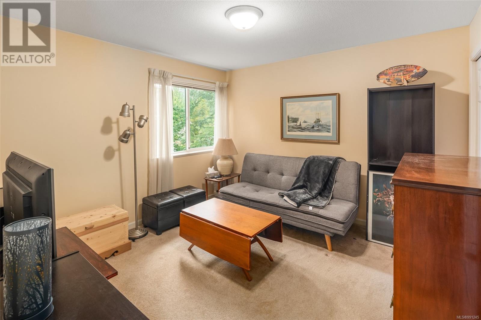  983 Carolwood Drive, Saanich