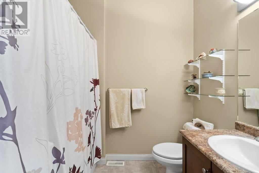 Photo 33 of 881 16 Street Ne Unit 7, Salmon Arm BC