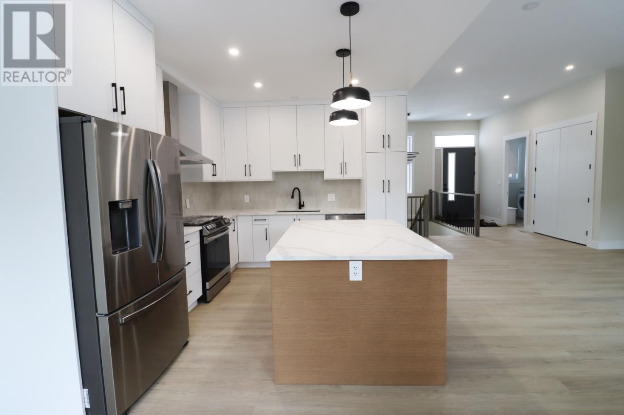245 PROSPECT Drive, Grand Forks