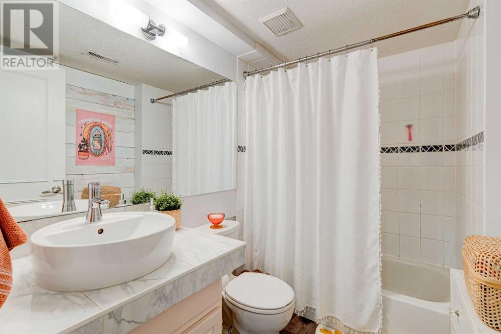 Single Family House for Sale in  Hawkstone Close NW Hawkwood Calgary 