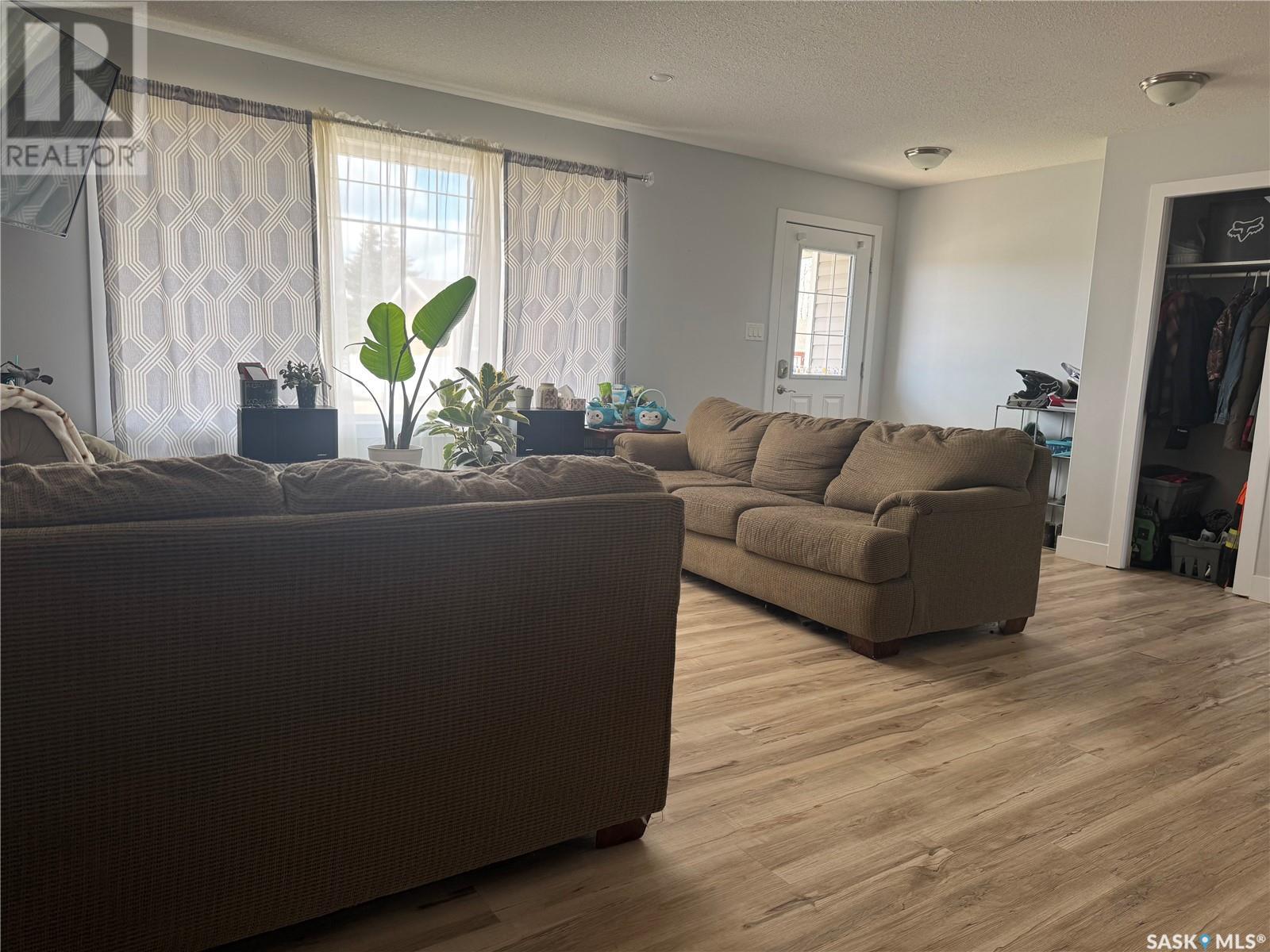 Photo 2 of 567 Riche Street, Bethune SK