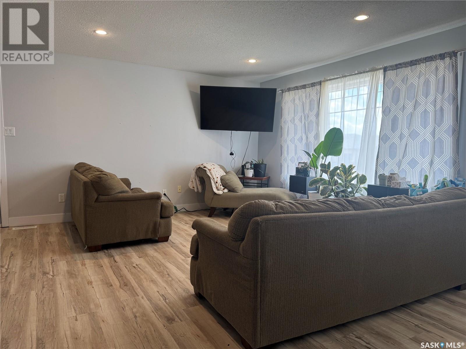 Photo 23 of 567 Riche Street, Bethune SK