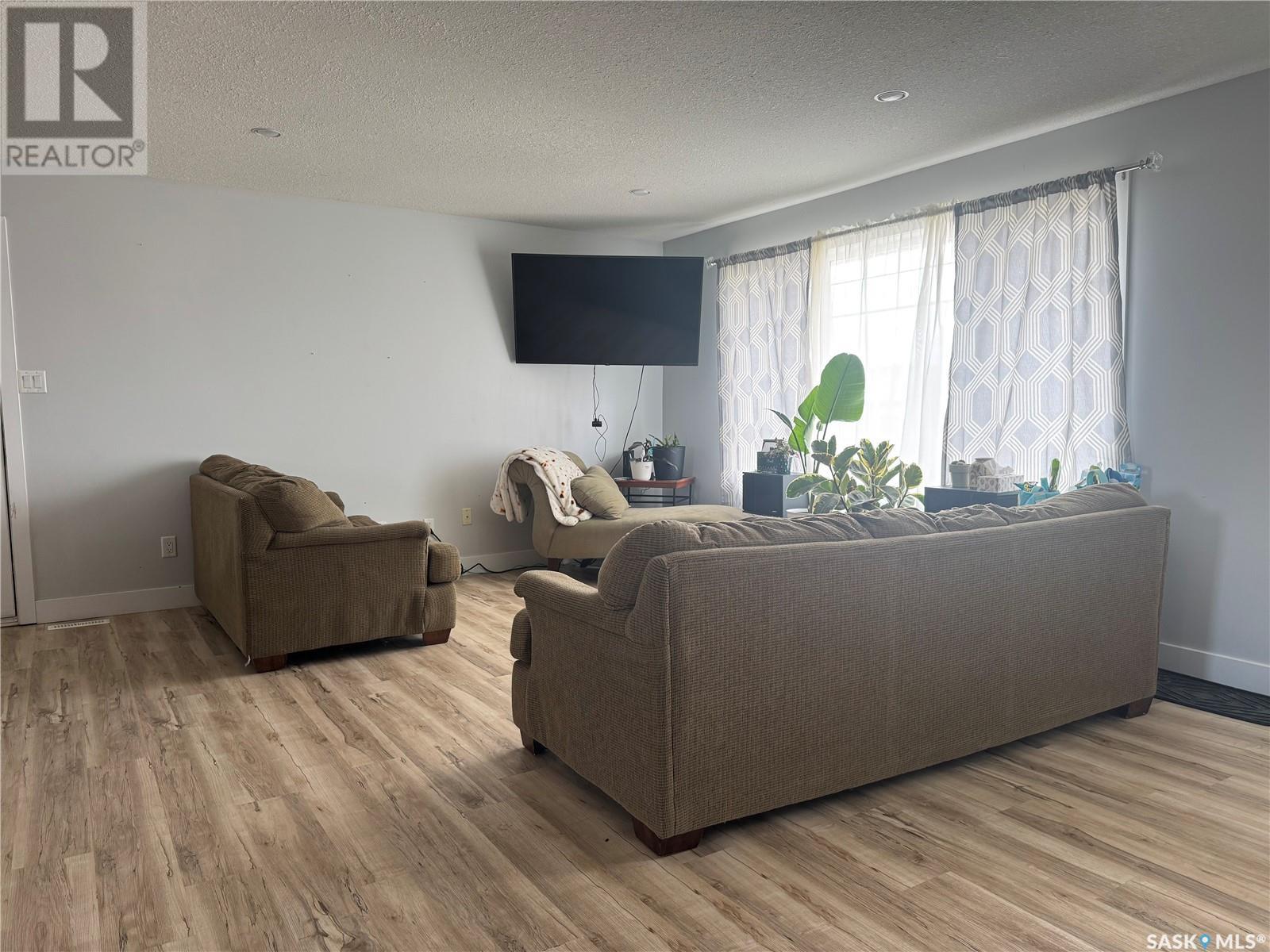 Photo 13 of 567 Riche Street, Bethune SK