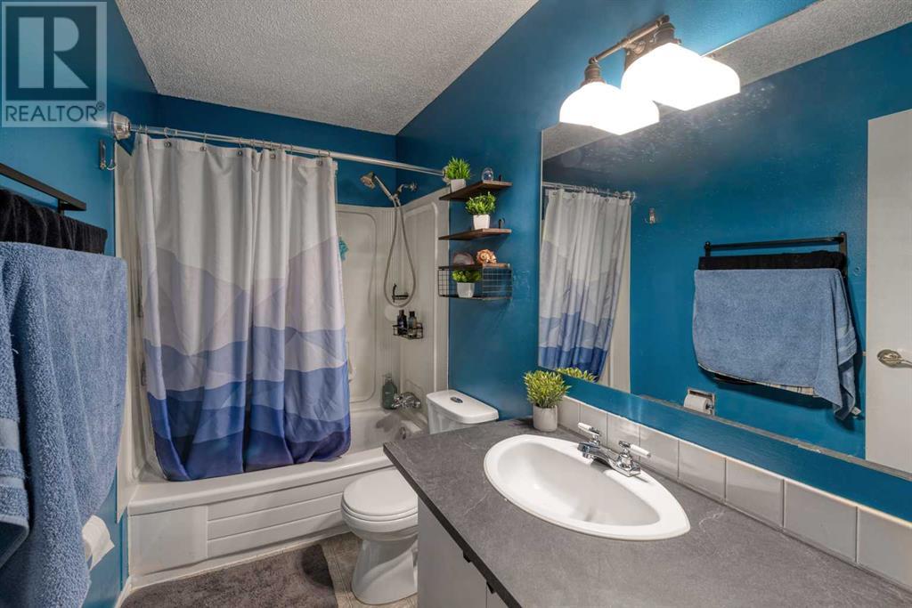 Single Family House for Sale in    Street SW Glenbrook Calgary 