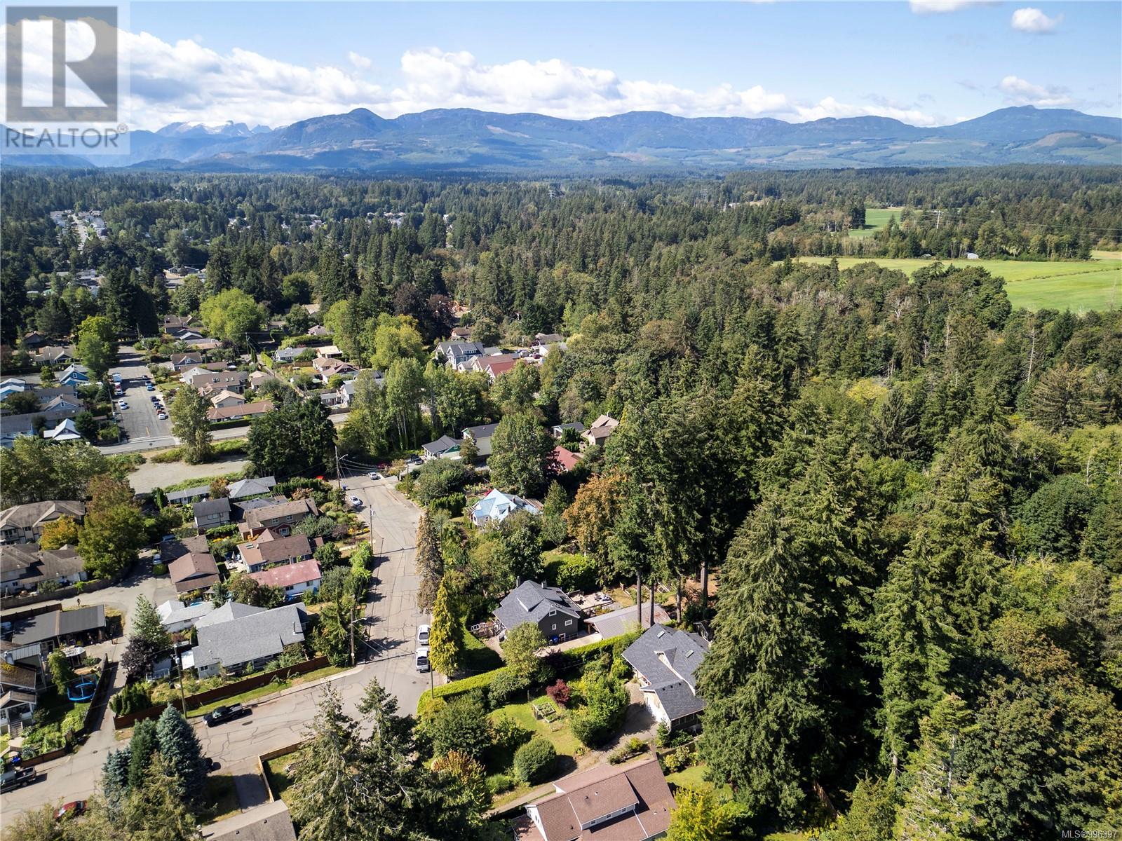 789 3RD St, Courtenay