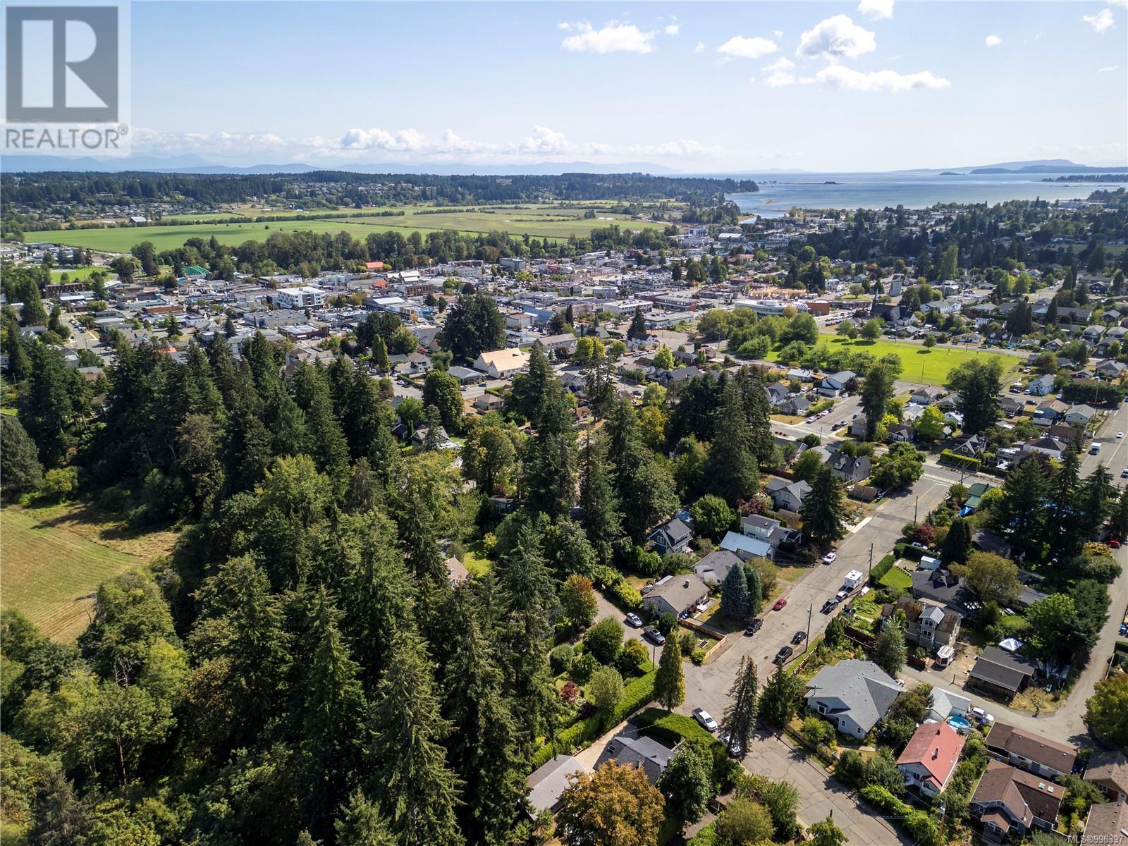 789 3RD St, Courtenay