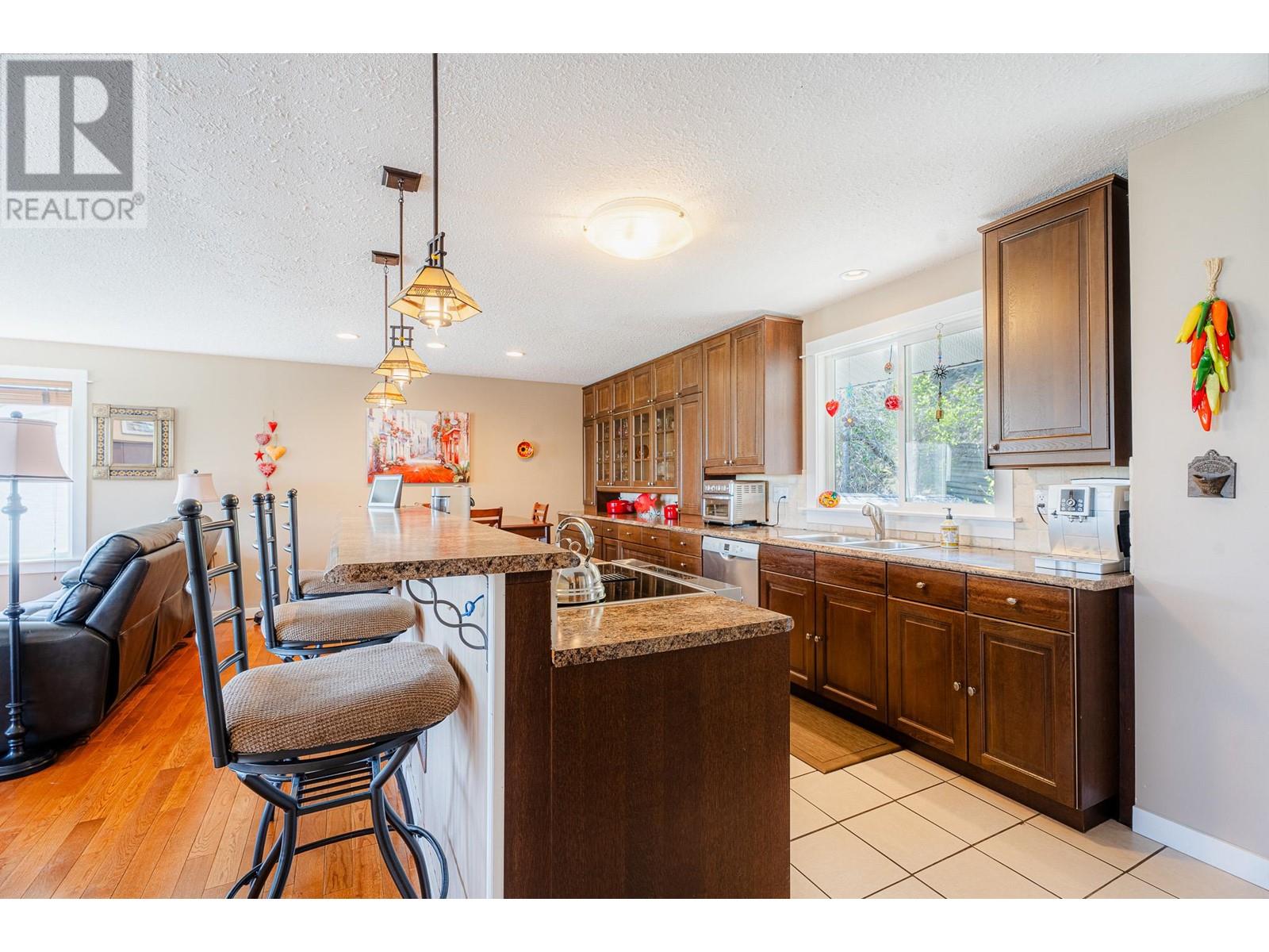 Photo 3 of 255 St Paul Street W, Kamloops BC