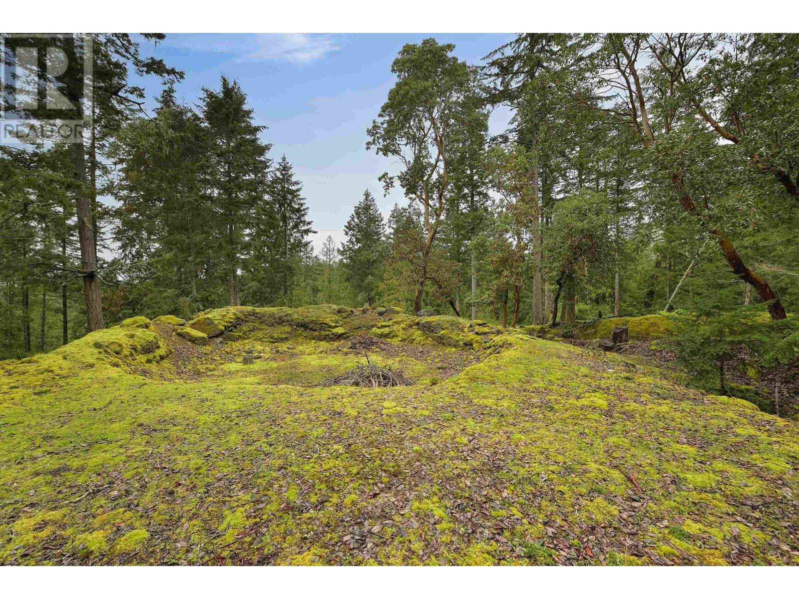 604 FERNHILL ROAD, Mayne Island