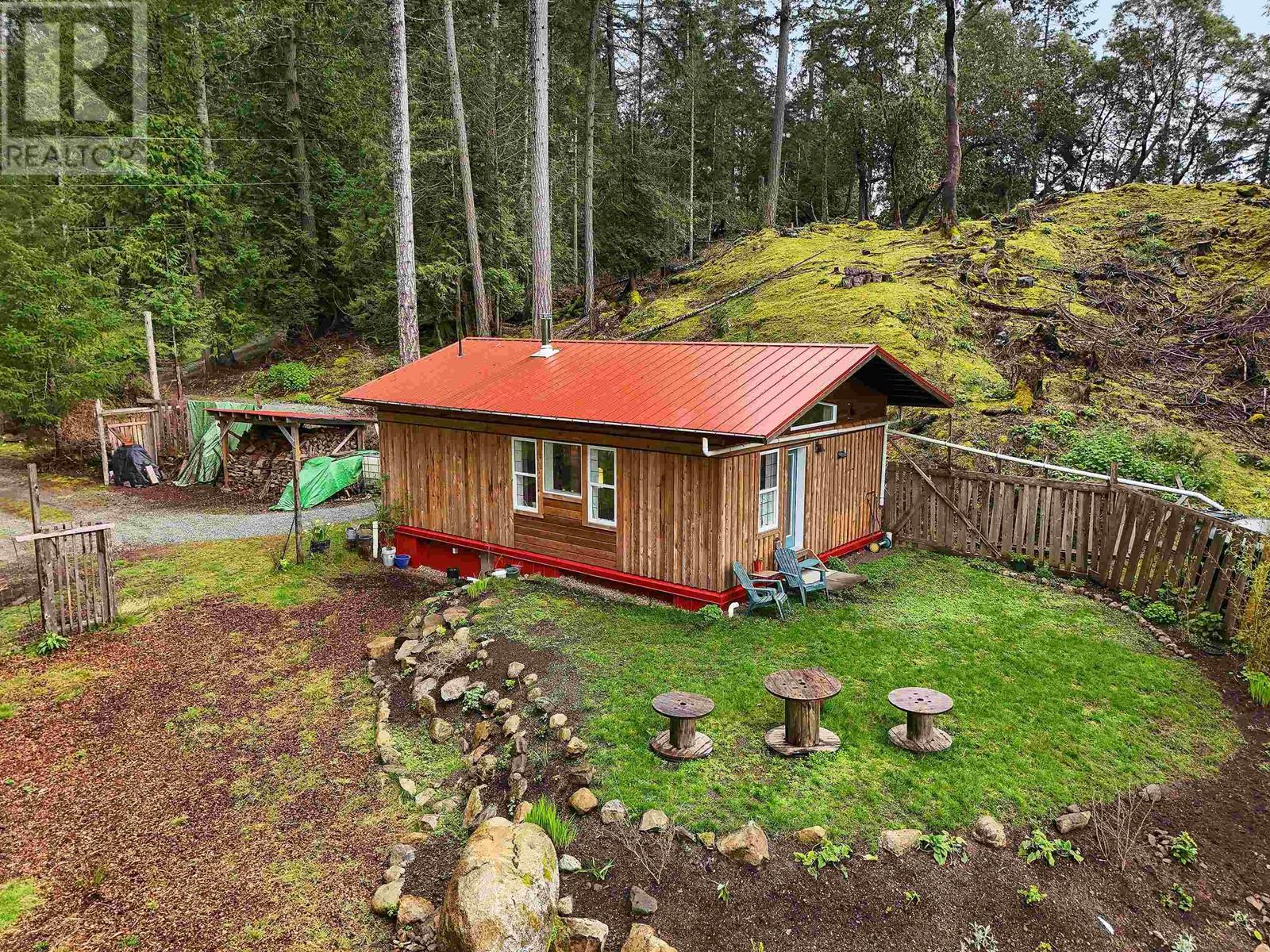 604 FERNHILL ROAD, Mayne Island