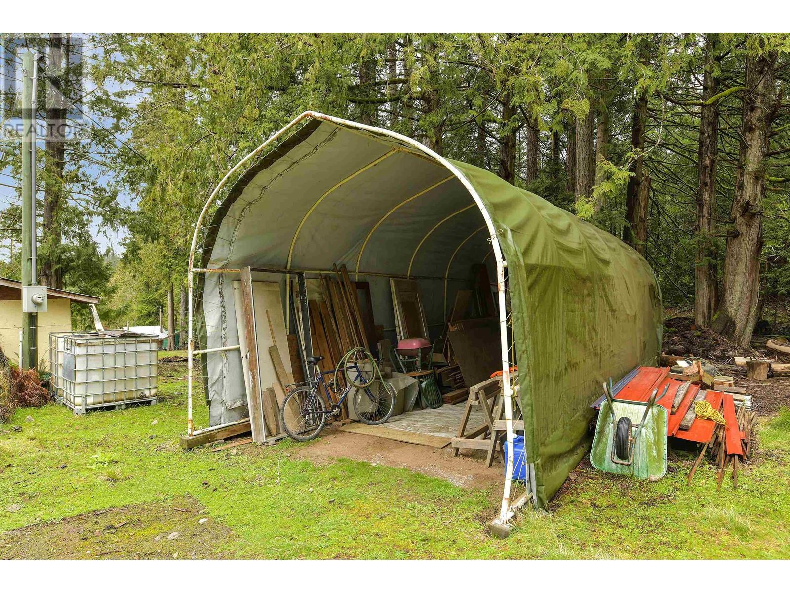 604 FERNHILL ROAD, Mayne Island