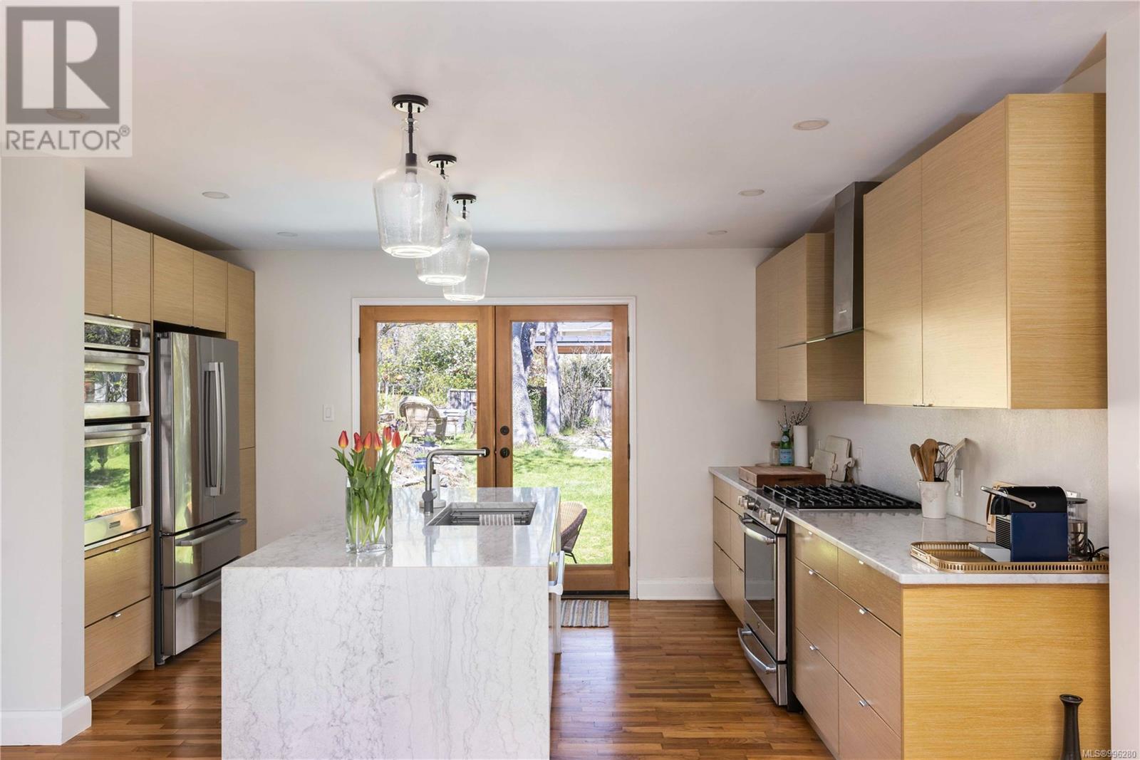  2176 Lansdowne Road, Oak Bay