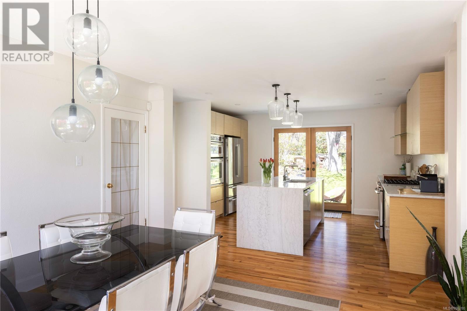  2176 Lansdowne Road, Oak Bay