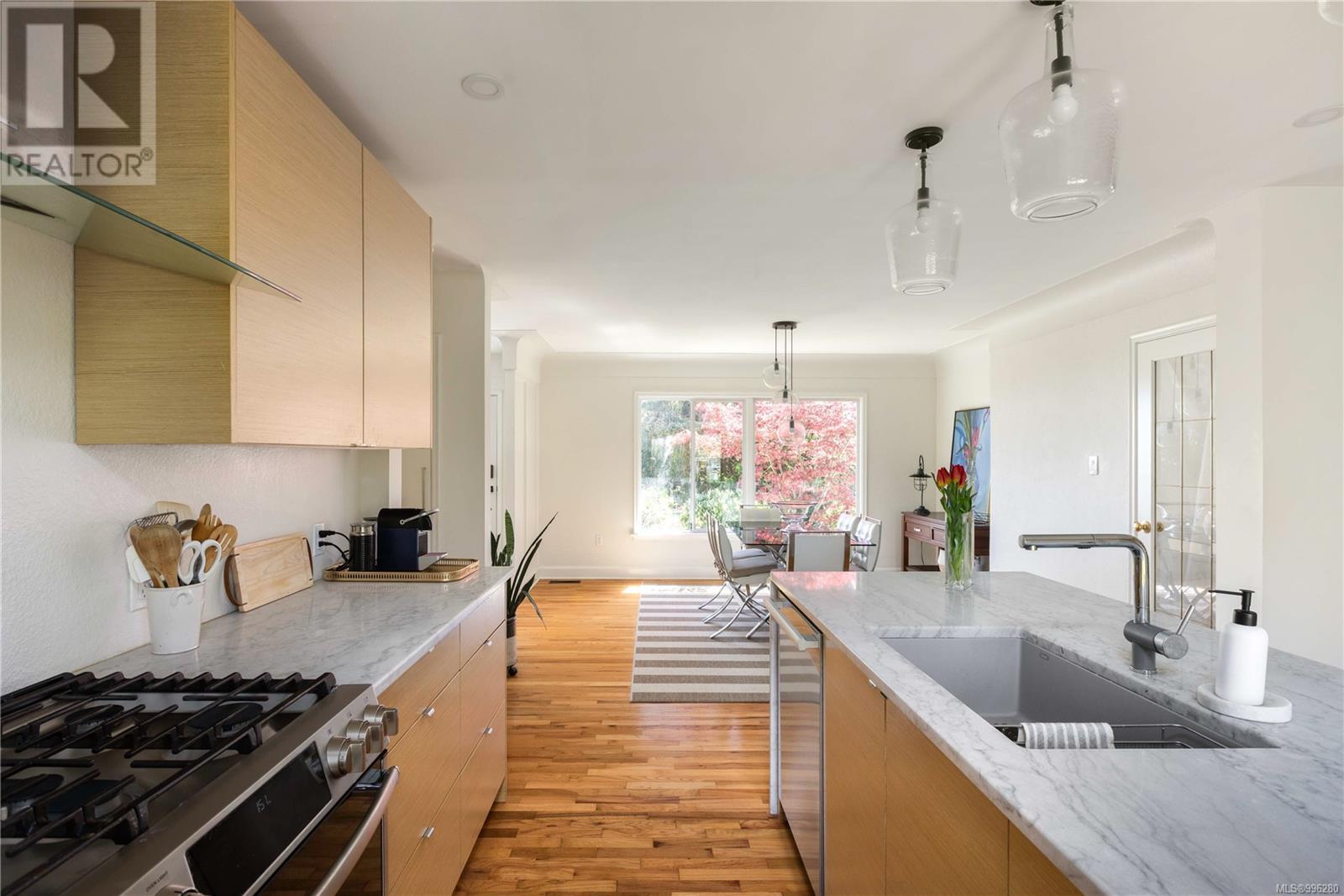  2176 Lansdowne Road, Oak Bay