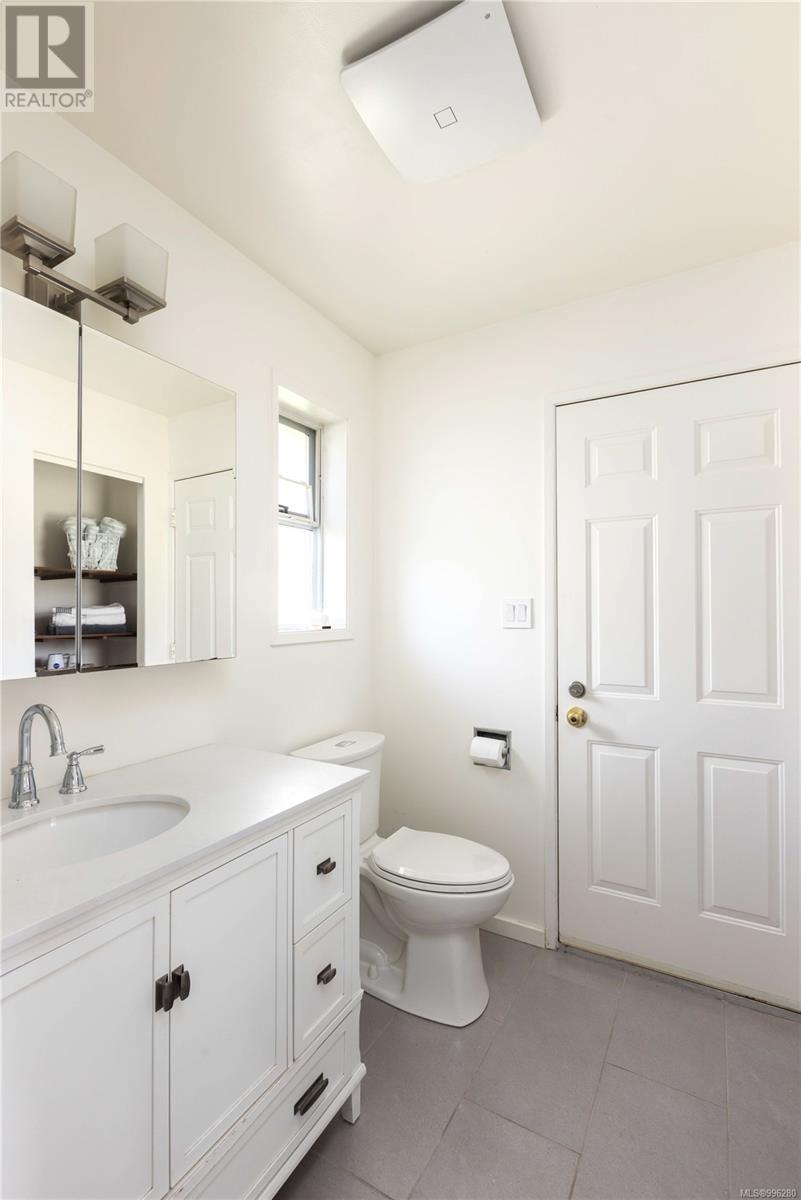  2176 Lansdowne Road, Oak Bay