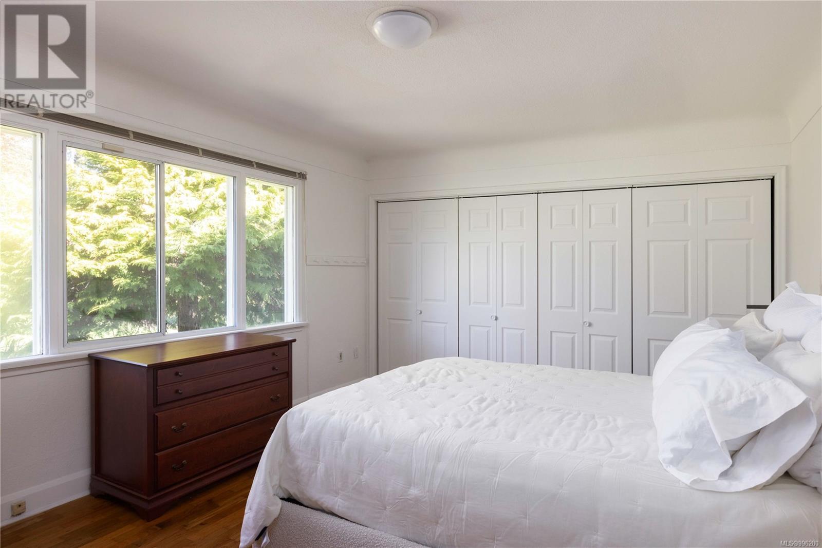  2176 Lansdowne Road, Oak Bay