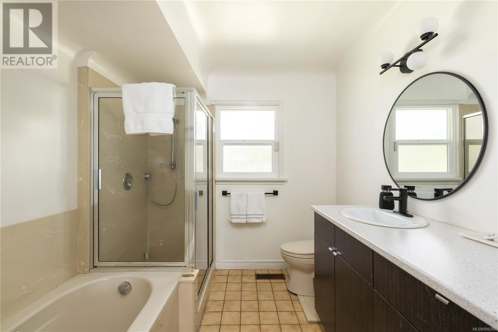  2176 Lansdowne Road, Oak Bay