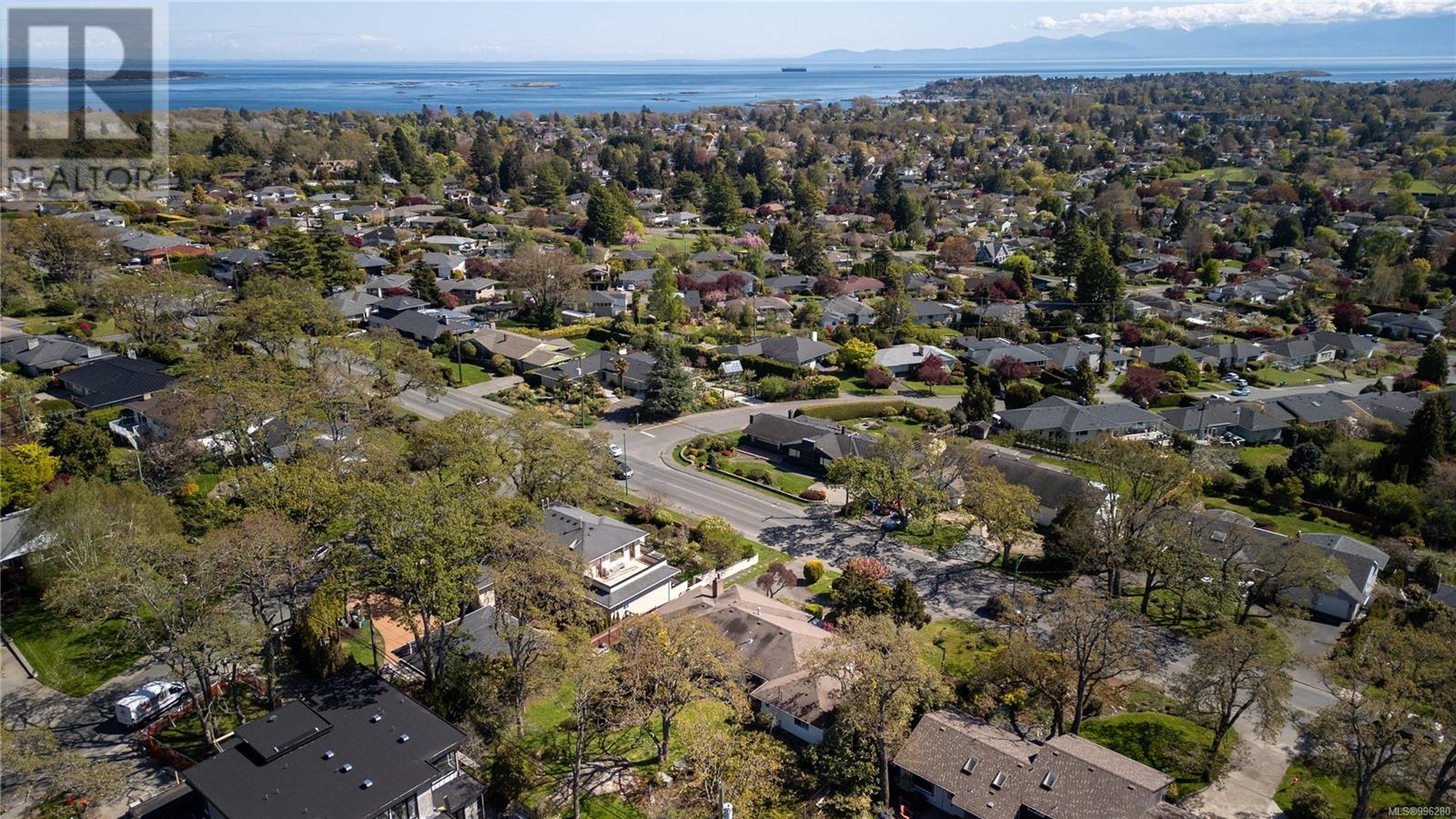  2176 Lansdowne Road, Oak Bay