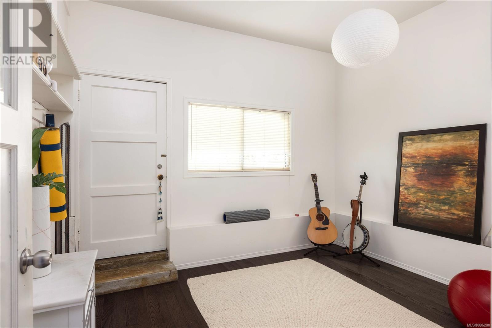  2176 Lansdowne Road, Oak Bay