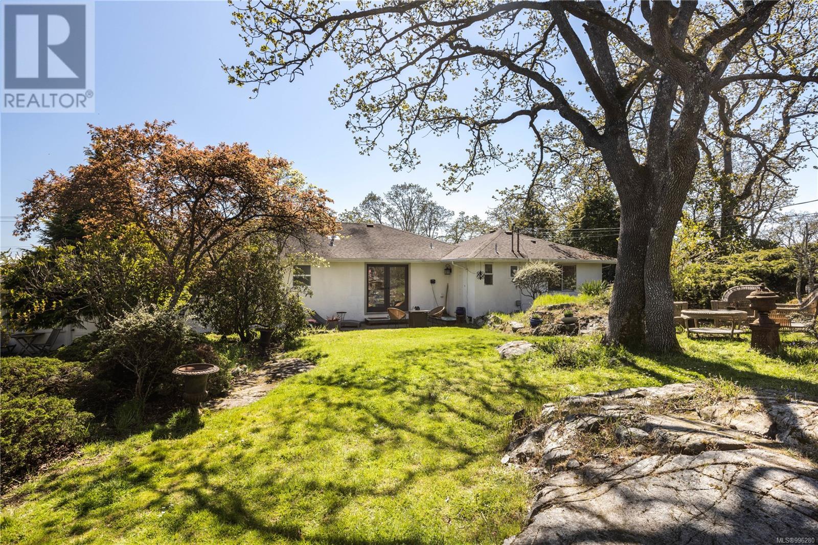  2176 Lansdowne Road, Oak Bay