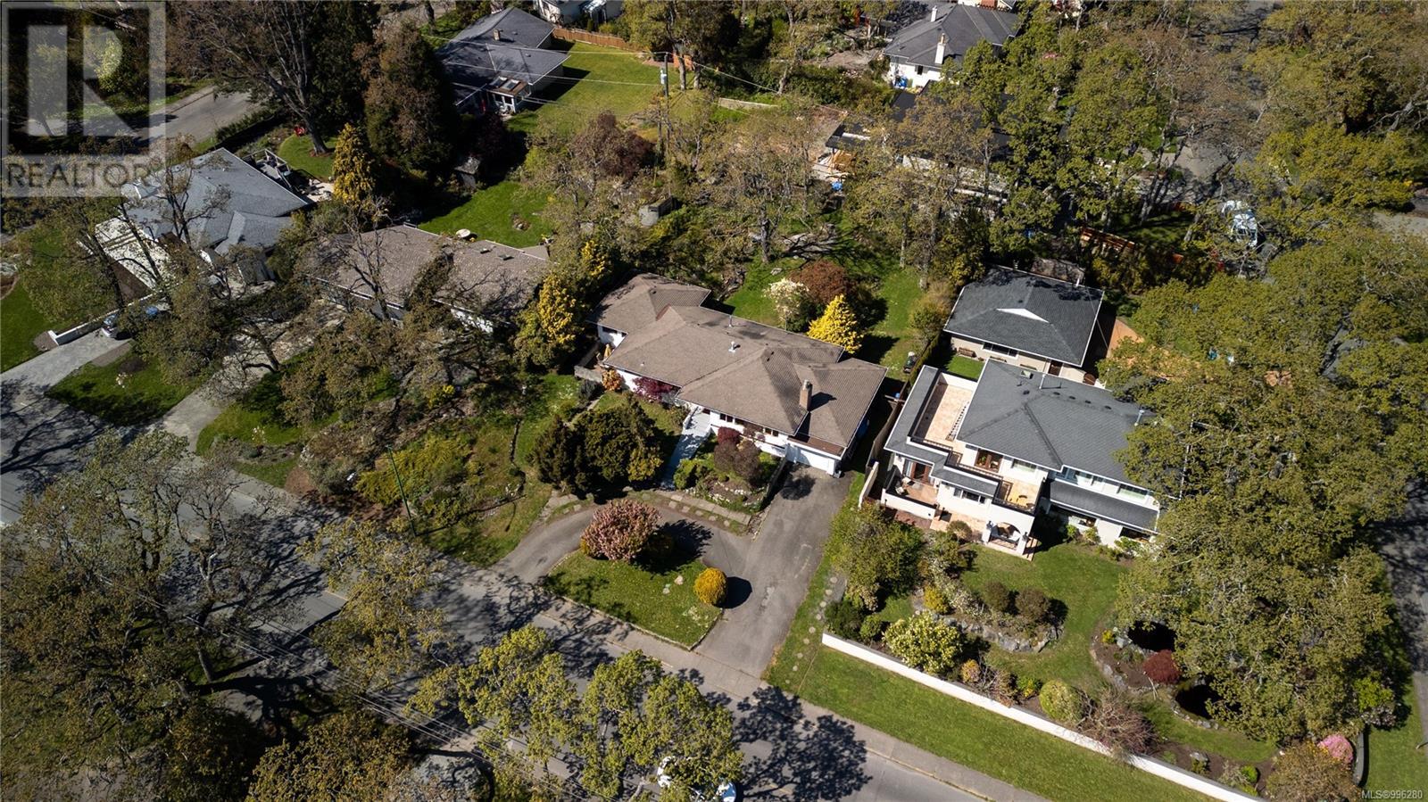  2176 Lansdowne Road, Oak Bay