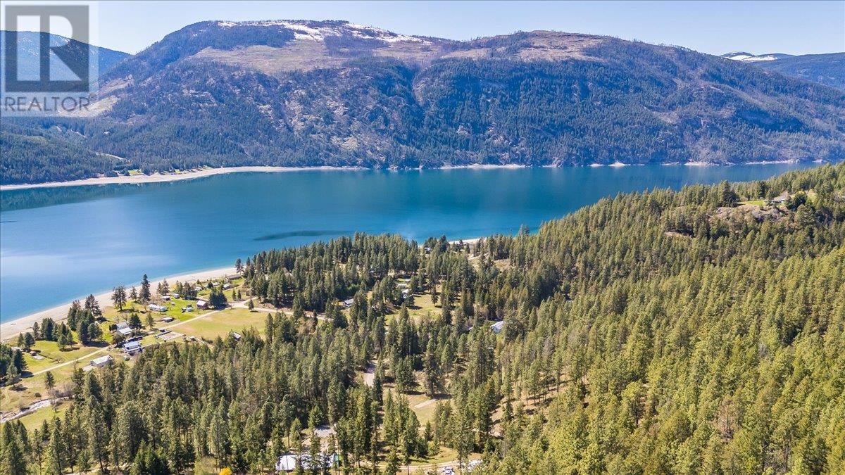 7465 Broadwater Road, Castlegar
