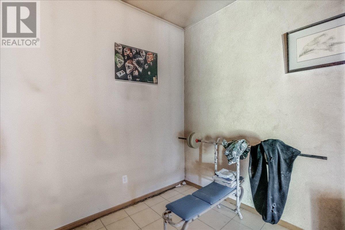7465 Broadwater Road, Castlegar