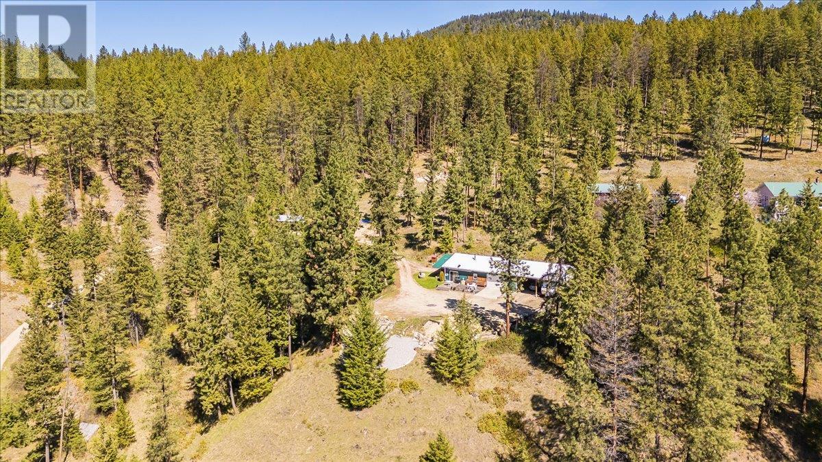 7465 Broadwater Road, Castlegar