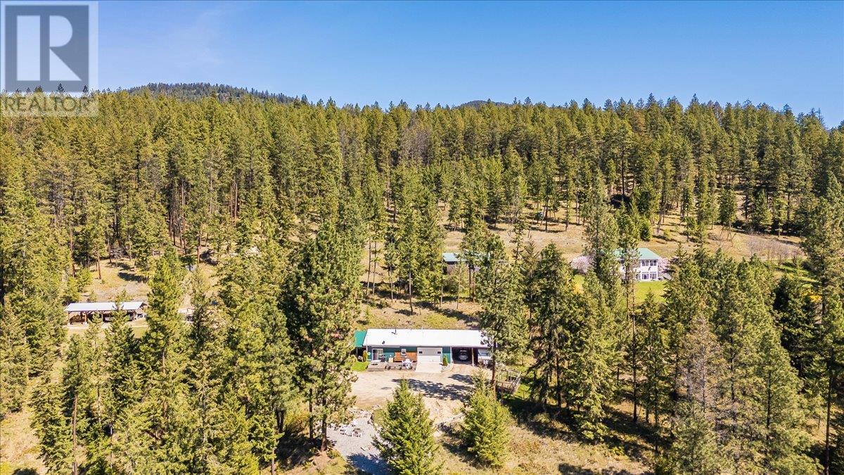 7465 Broadwater Road, Castlegar
