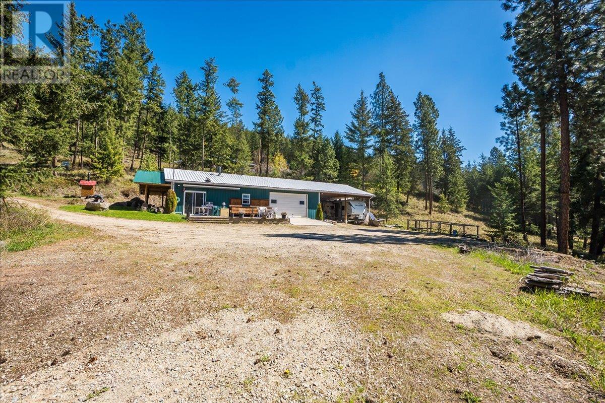 7465 Broadwater Road, Castlegar