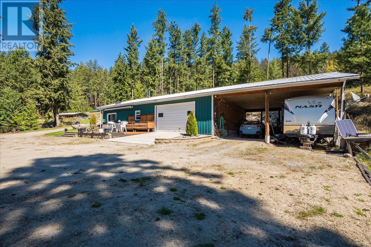 7465 Broadwater Road, Castlegar