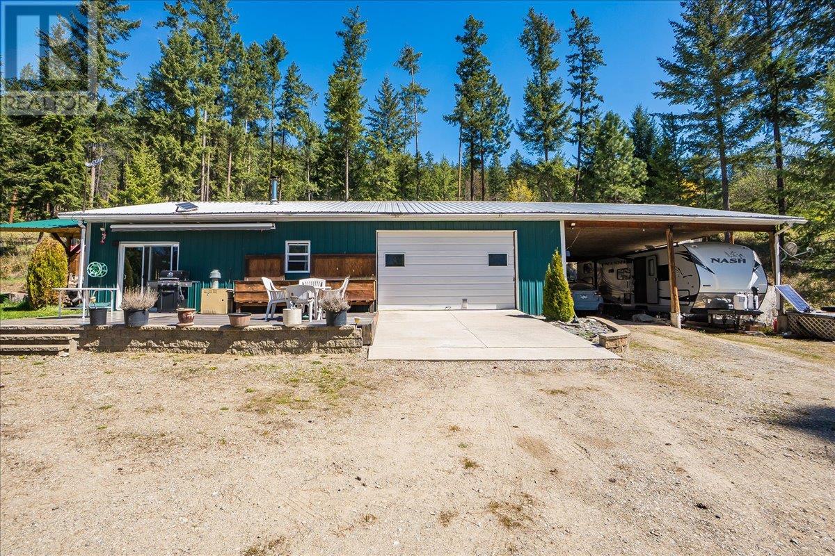 7465 Broadwater Road, Castlegar