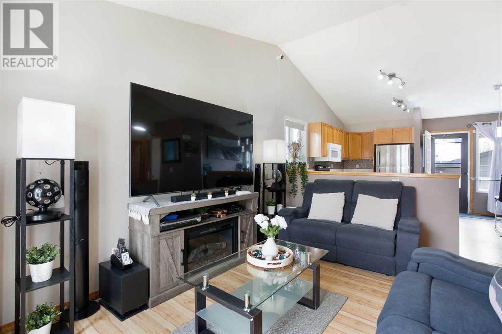 Single Family House Bi-level for Sale in  Erin Grove SE Erin Woods Calgary 