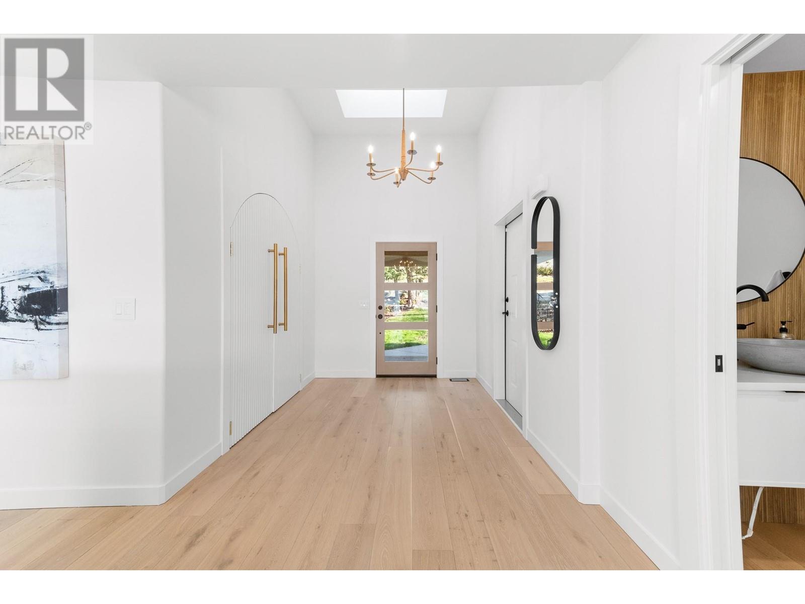  5538 Lakeshore Road, Kelowna