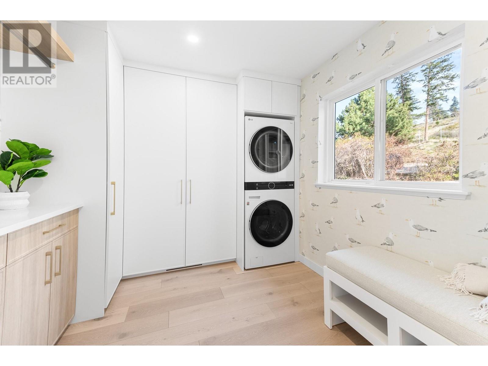  5538 Lakeshore Road, Kelowna