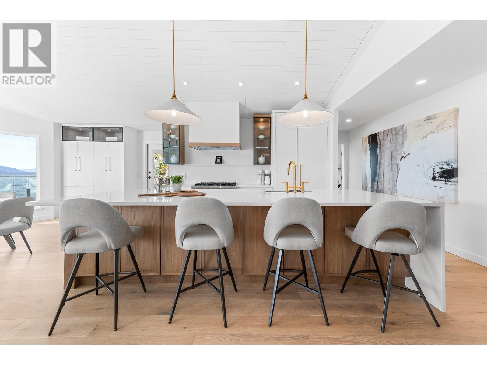  5538 Lakeshore Road, Kelowna