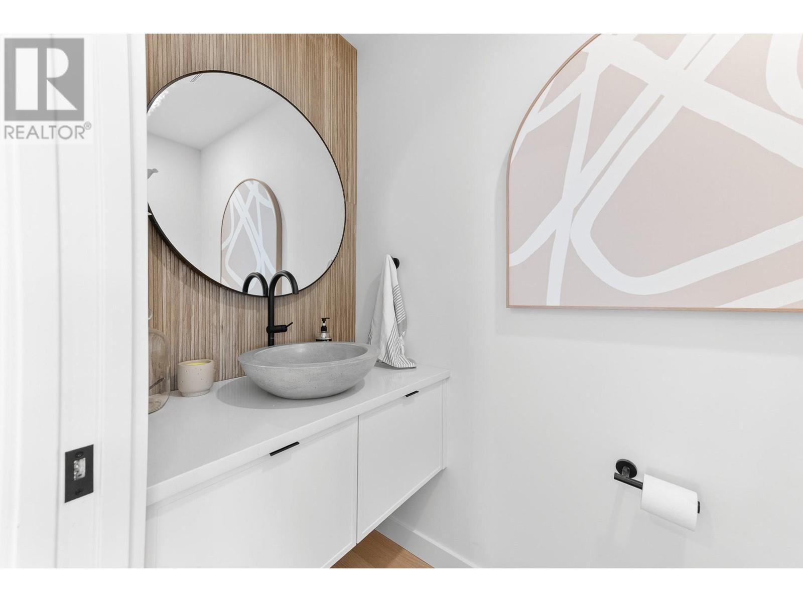  5538 Lakeshore Road, Kelowna