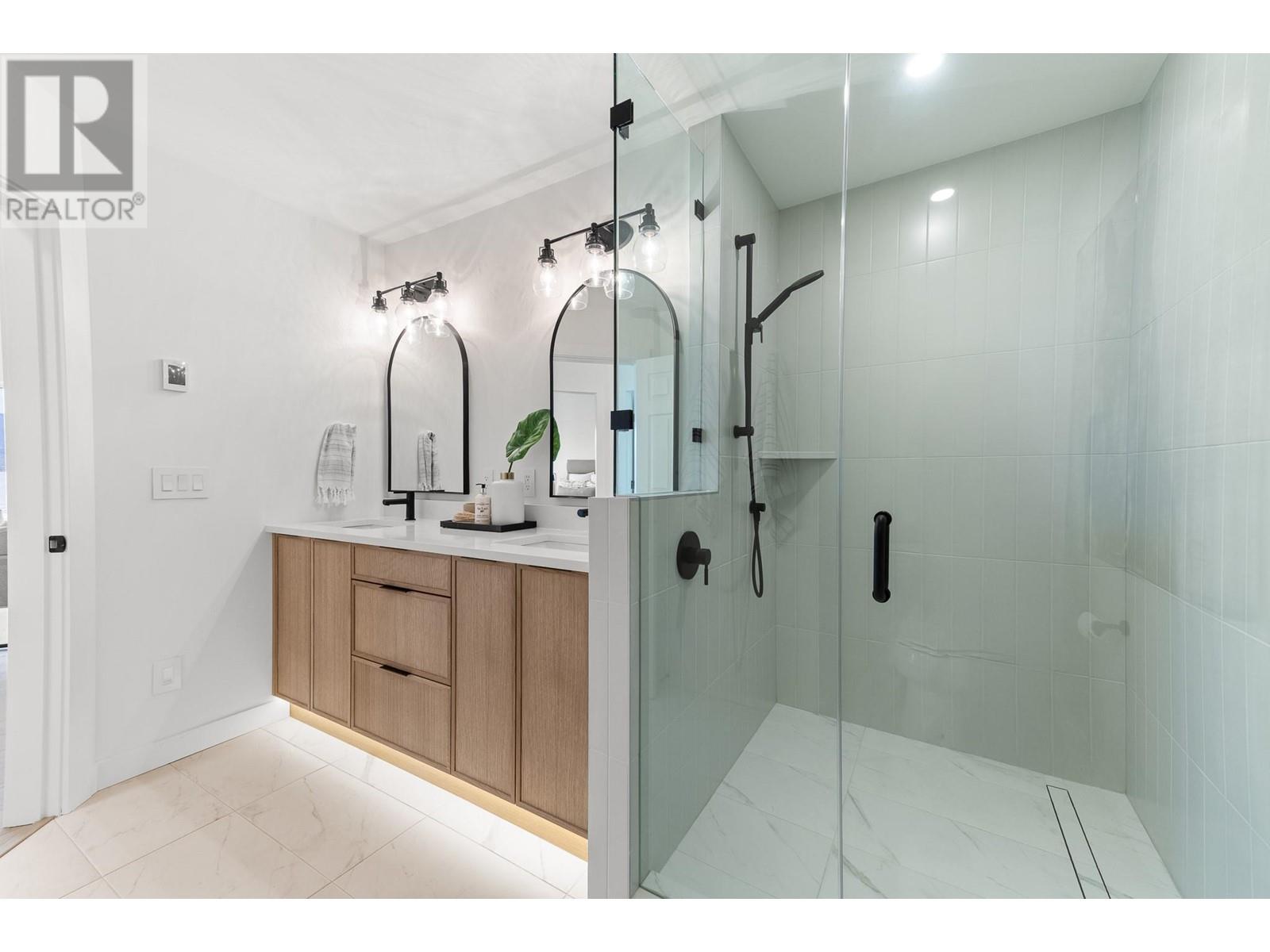  5538 Lakeshore Road, Kelowna