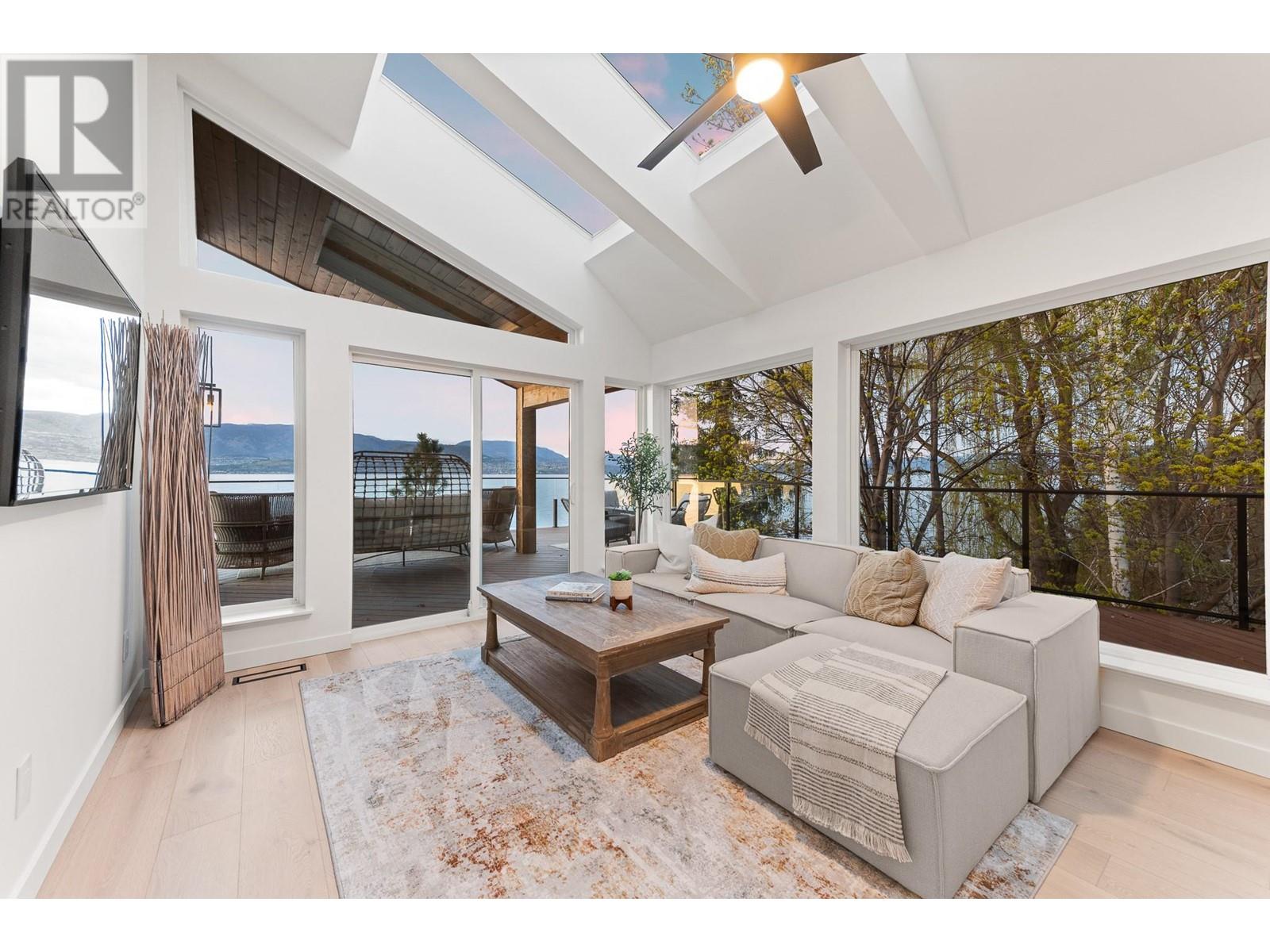  5538 Lakeshore Road, Kelowna