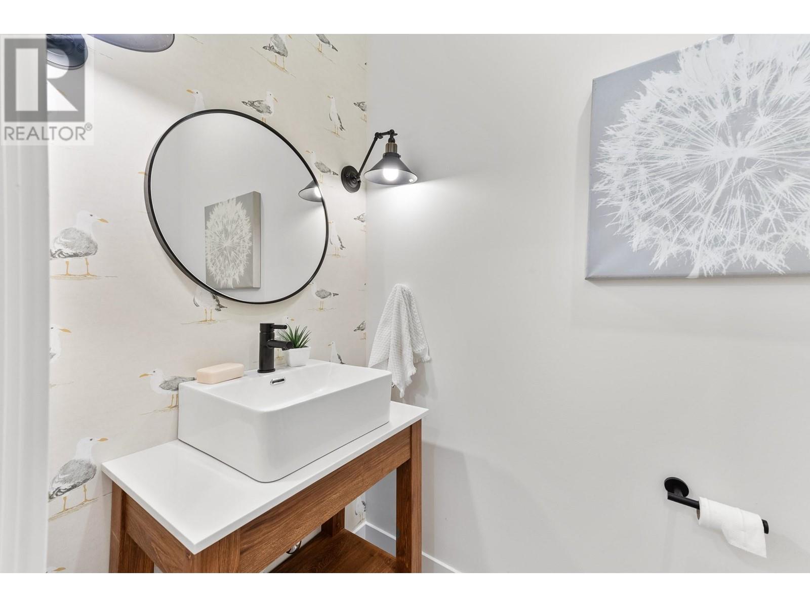  5538 Lakeshore Road, Kelowna
