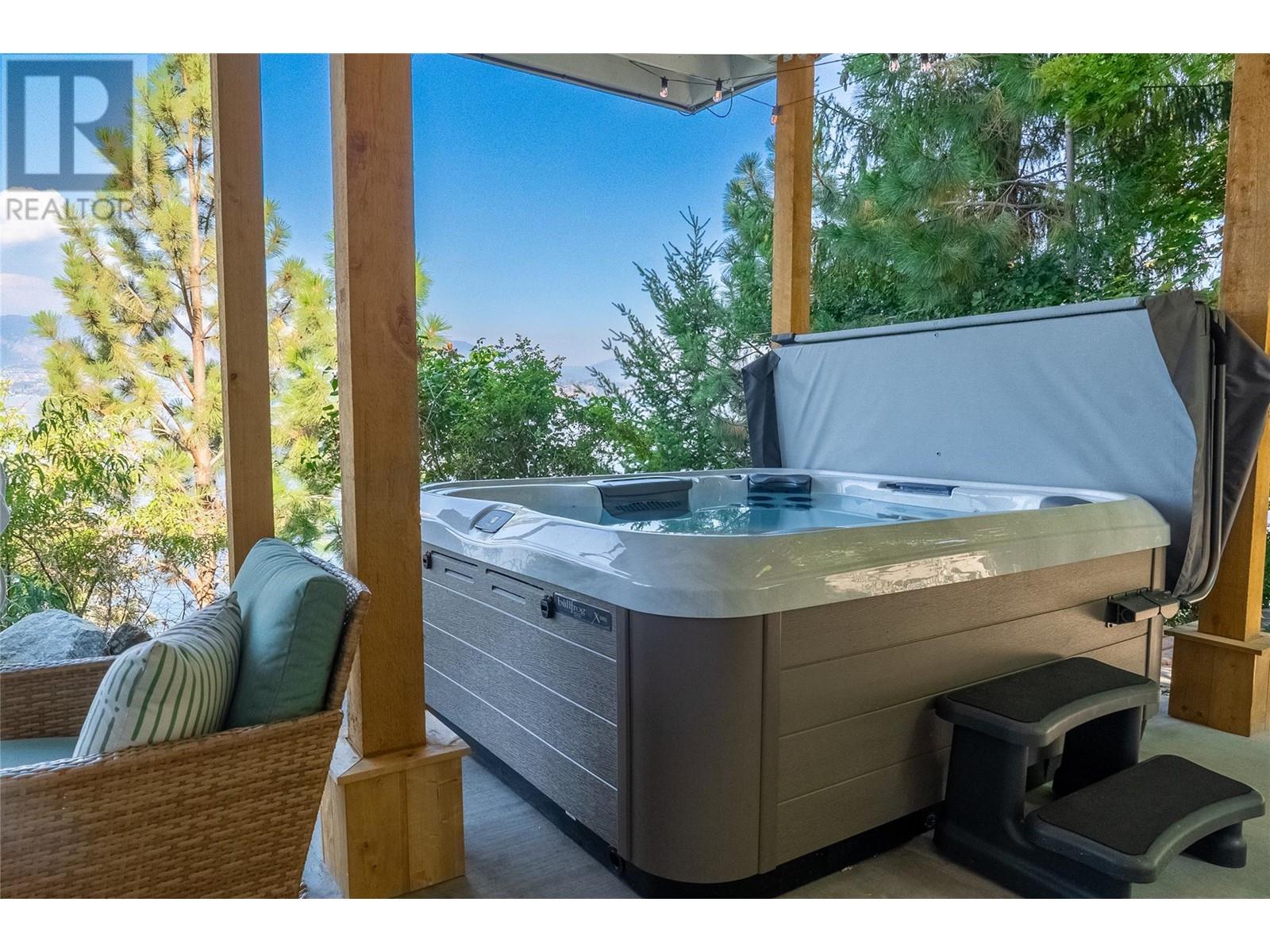  5538 Lakeshore Road, Kelowna