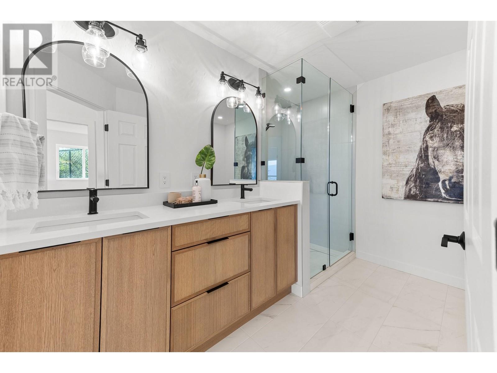  5538 Lakeshore Road, Kelowna