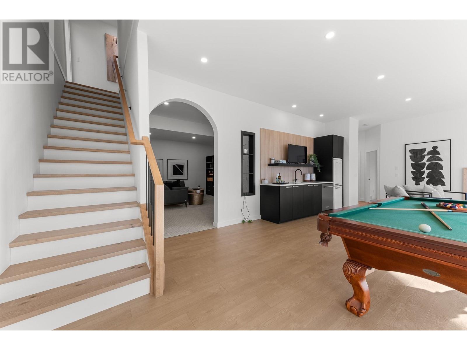  5538 Lakeshore Road, Kelowna
