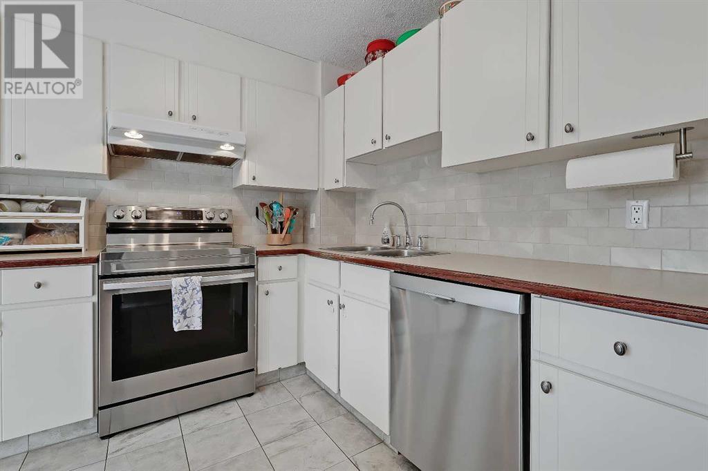 Single Family House for Sale in  Bermuda Lane NW Beddington Heights Calgary 