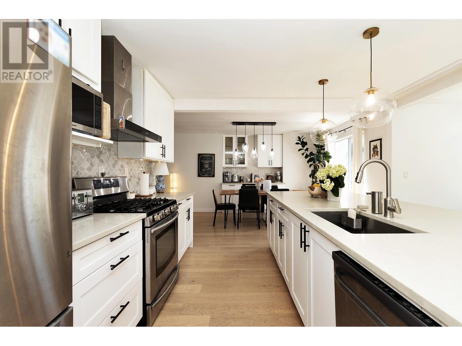 12028 CHESTNUT CRESCENT, Pitt Meadows real estate listing R2994037