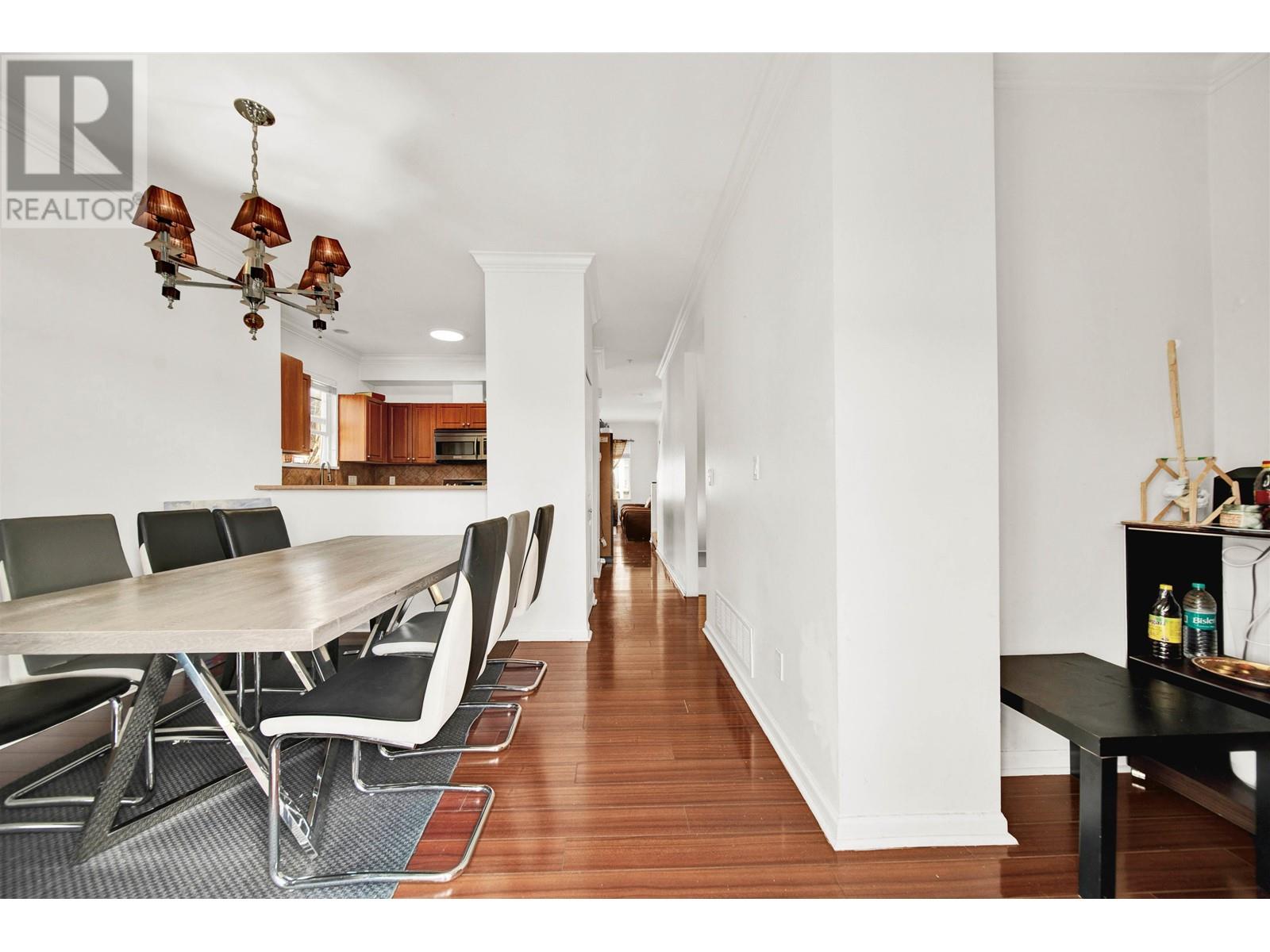 25 1010 EWEN AVENUE, New Westminster
