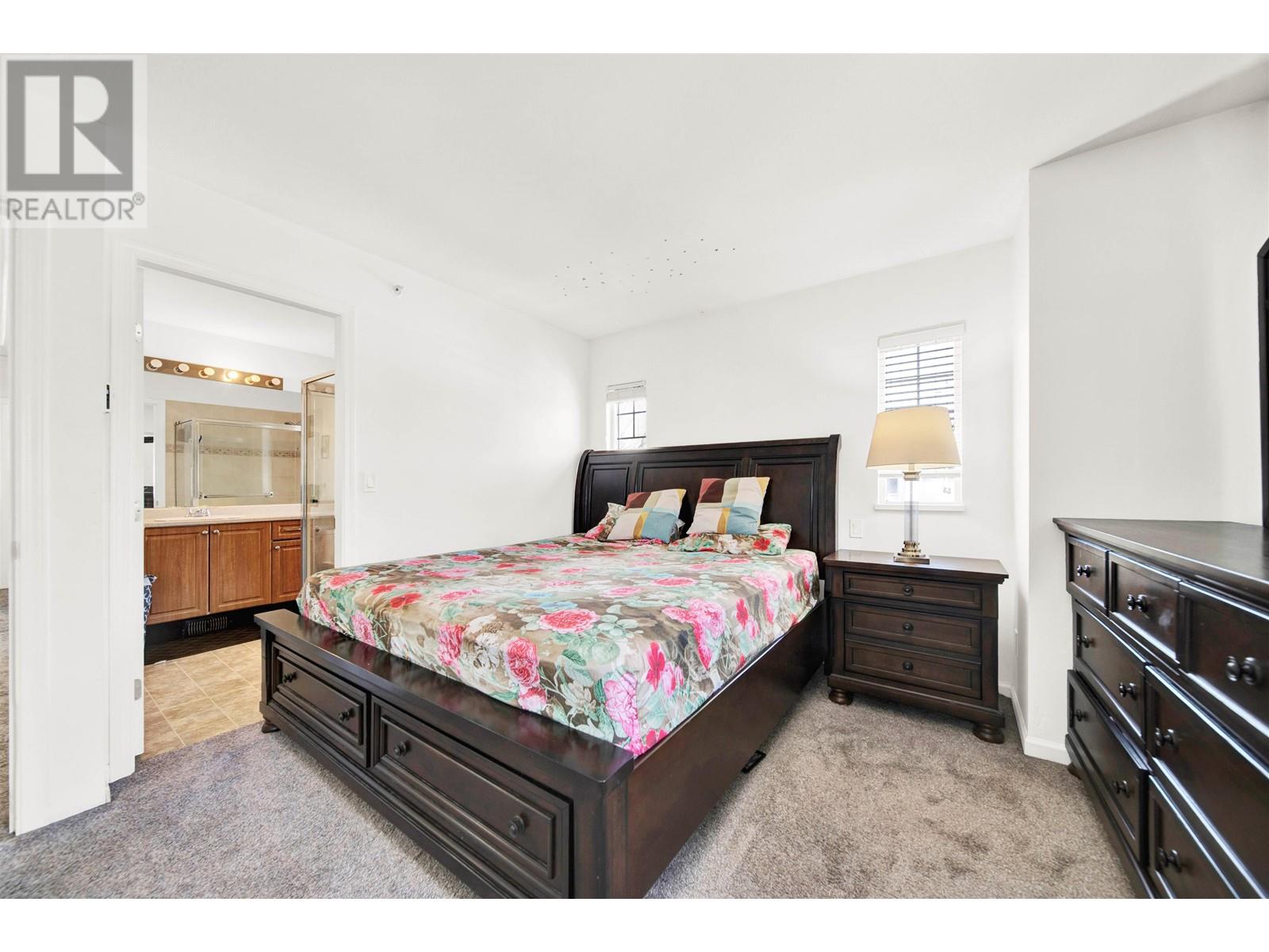 25 1010 EWEN AVENUE, New Westminster
