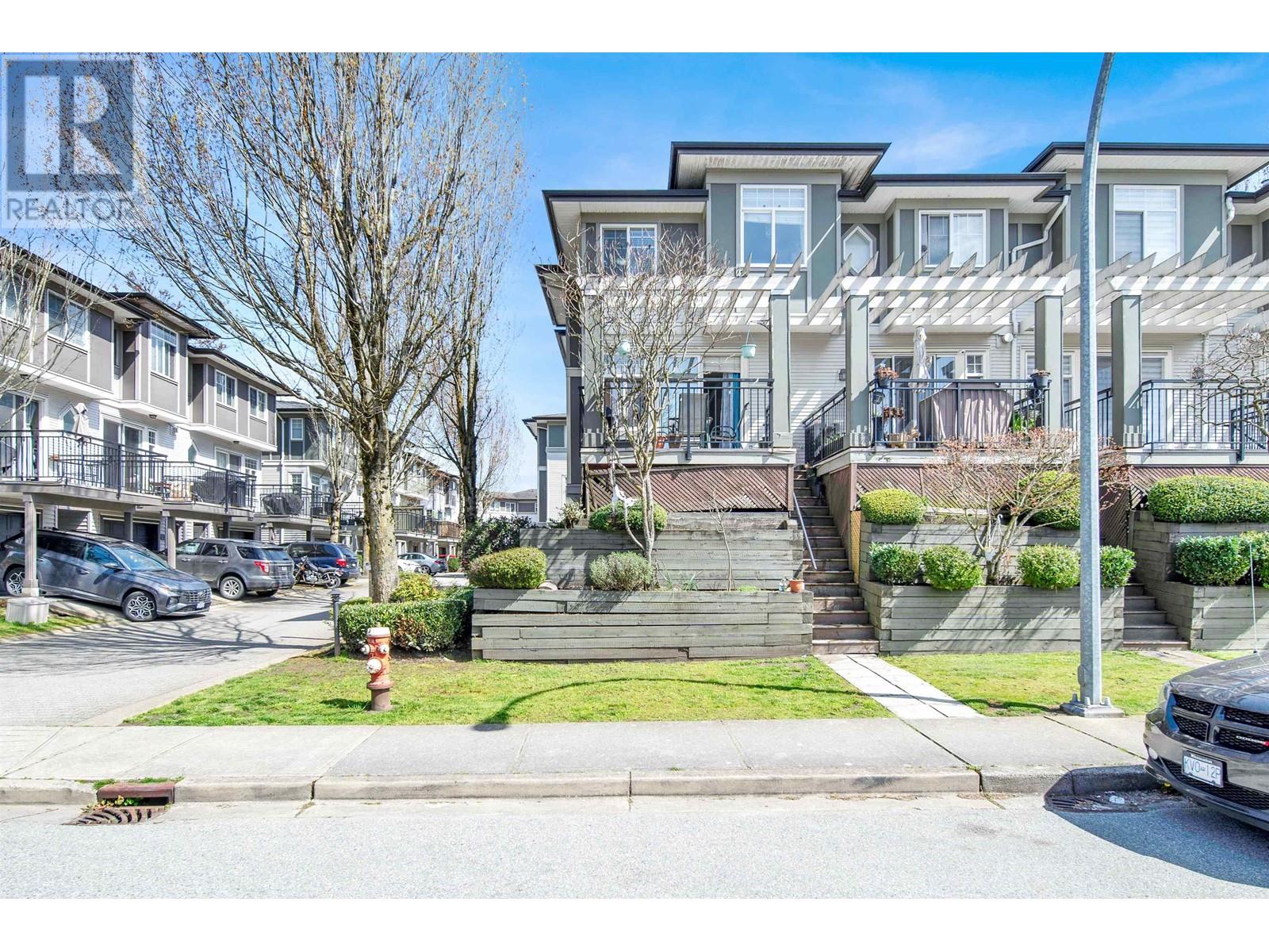 25 1010 EWEN AVENUE, New Westminster
